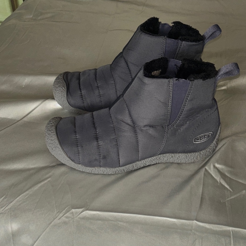 Keen Charcoal Quilted Ankle Boots